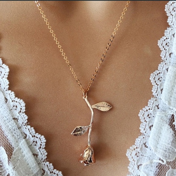 Jewelry - rose pendant necklace